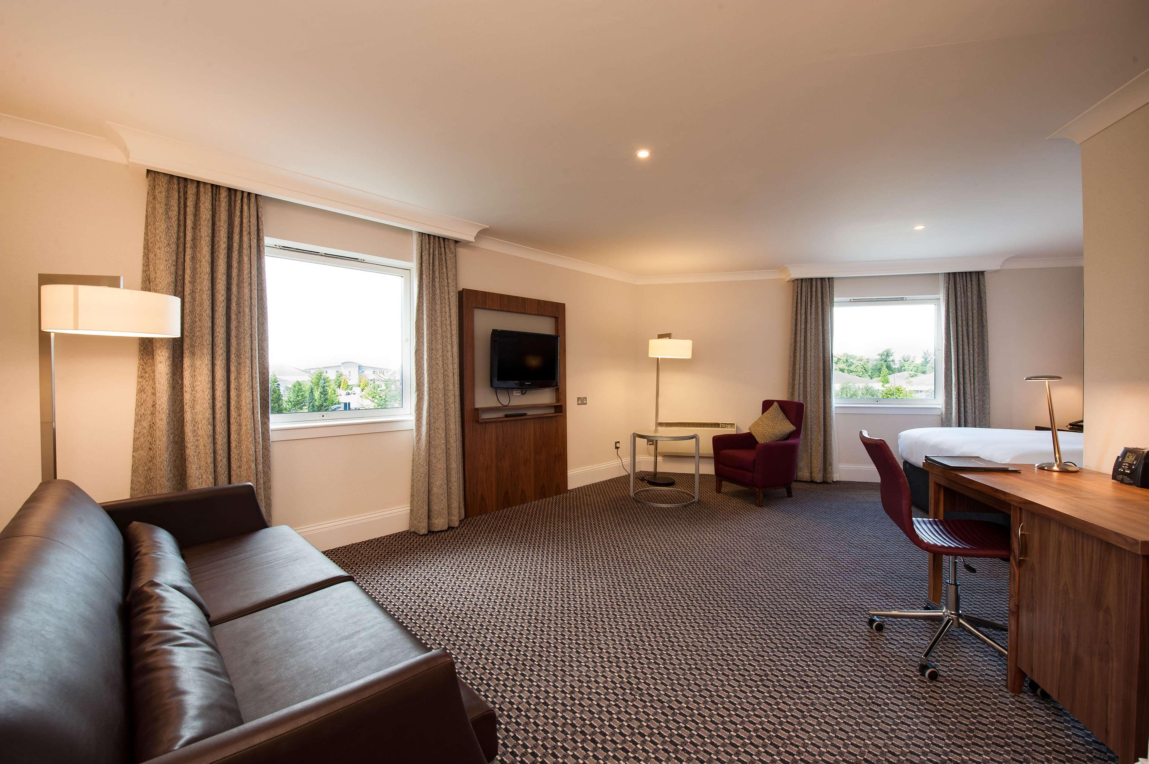 Doubletree By Hilton Glasgow Strathclyde Bellshill Buitenkant foto