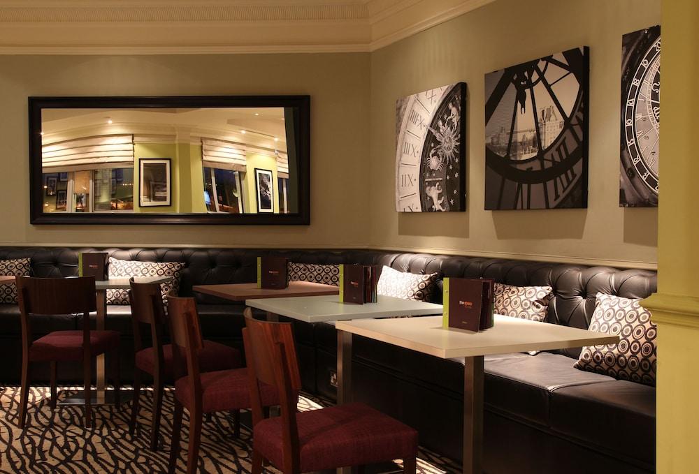 Doubletree By Hilton Glasgow Strathclyde Bellshill Buitenkant foto