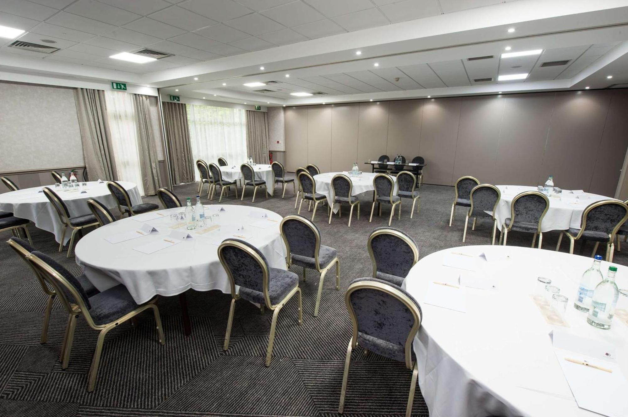 Doubletree By Hilton Glasgow Strathclyde Bellshill Buitenkant foto