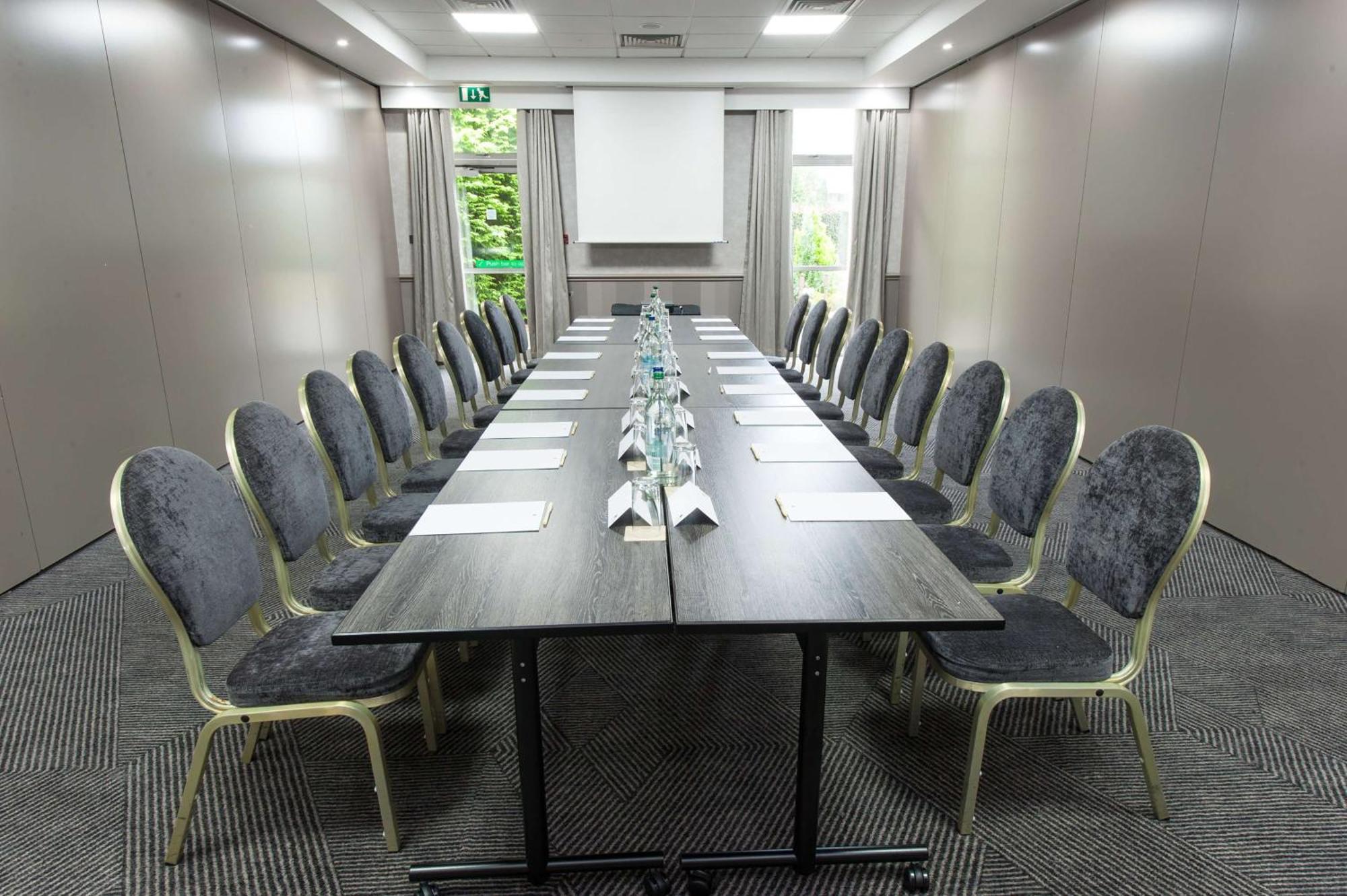 Doubletree By Hilton Glasgow Strathclyde Bellshill Buitenkant foto